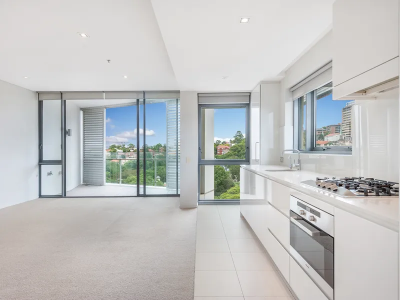 Luxury 74sqm approx 1 BR overlooking Lavender Bay & Clark Park. Open for inspection Sat 10th April 9.00 - 9.30am