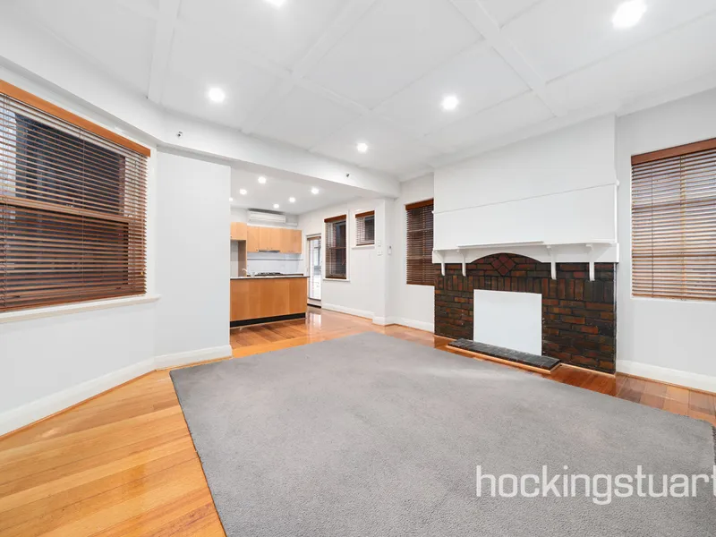 Middle Park Beach Side Living - Two Bedroom + Study!