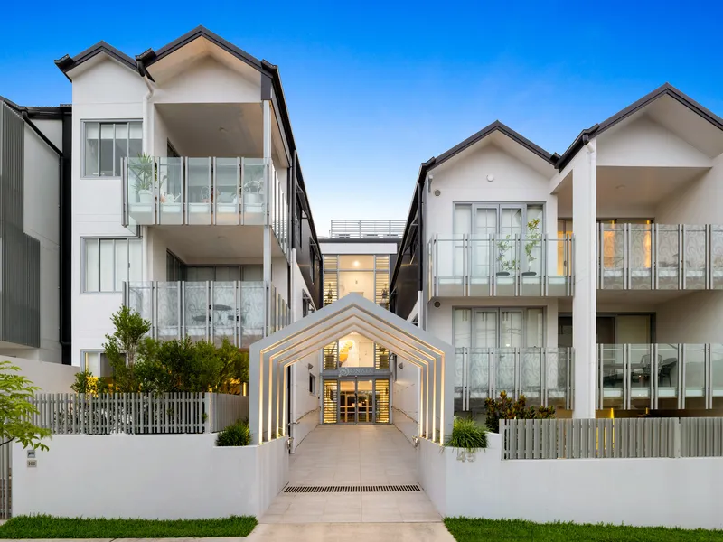 SPACIOUS, MODERN AND SECURE COMPLEX