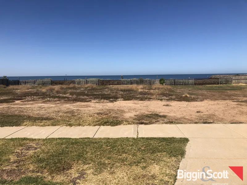 LUXURIOUSLY WATERFRONT LIVING FROM DREAM TO REALITY