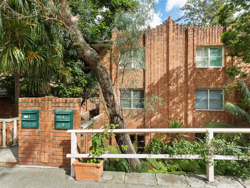 Well located 2 bedroom apartment + lock up garage