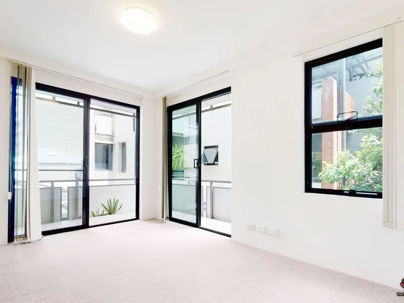 Corner Apartment in Central Teneriffe
