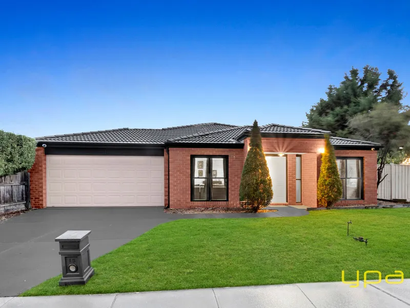 Spacious Family Home in Cranbourne North