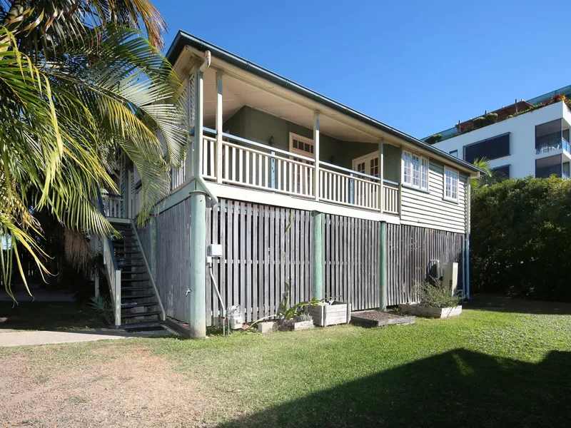 Spacious, High Quality Queenslander