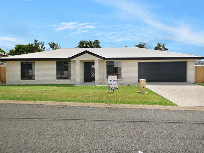 ALMOST BRAND NEW LOVELY FAMILY HOME IN A GREAT LOCATION. CLOSE TO ALL AMENITIES, . BE QUICK OR MISS OUT.