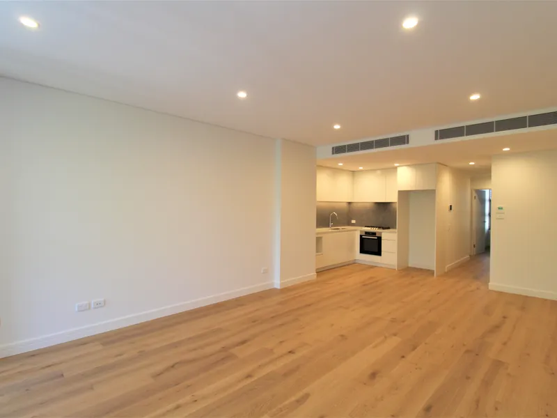 BRAND NEW & BOUTIQUE 2 BEDROOM APARTMENT LOCATED IN THE HEART OF LINFIELD