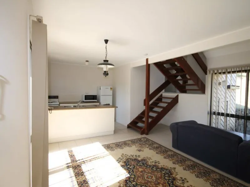 High Set Two Bedroom Unit In Quiet Complex