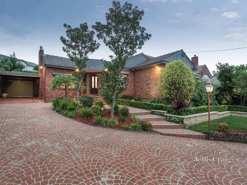 Family Charmer in Village Locale