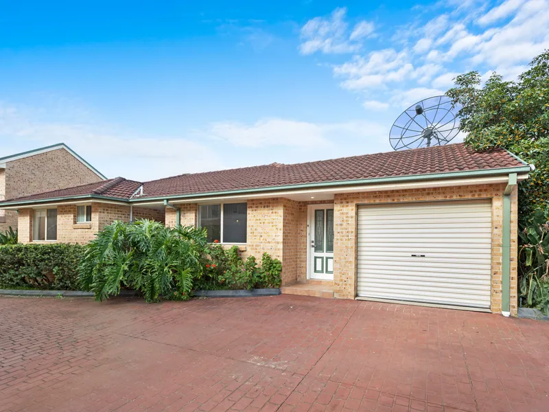 STEP UP FROM APARTMENT LIVING - OPEN TO VIEW SAT 10/04/2021 4-4.30PM