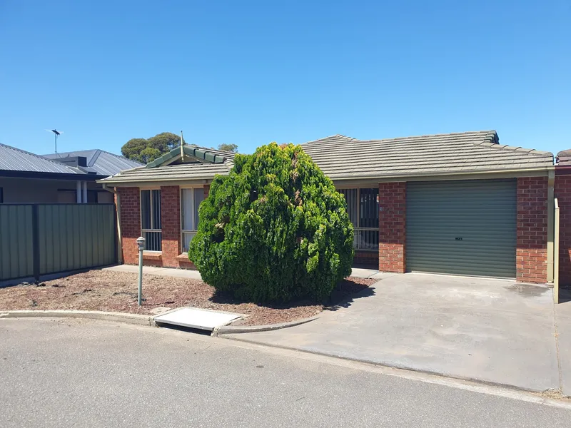 2 BEDROOM, PET FRIENDLY HOUSE WITH A/C