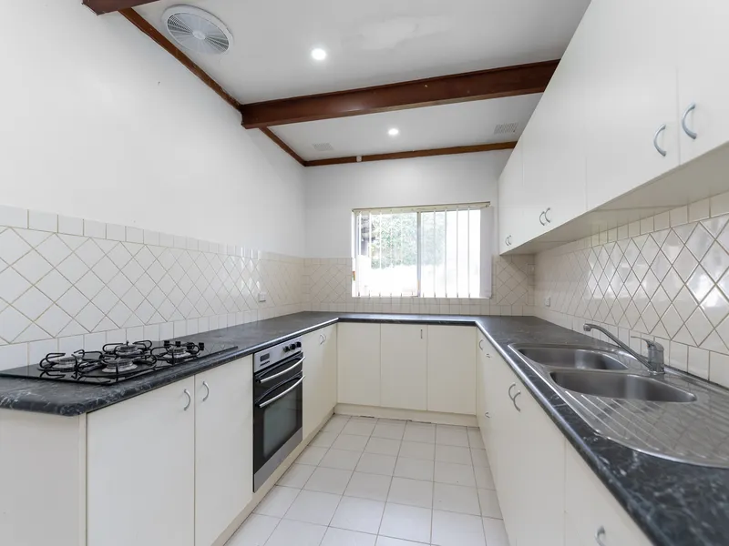 This charming 3 bedroom, 1 bathroom house is now available for lease.