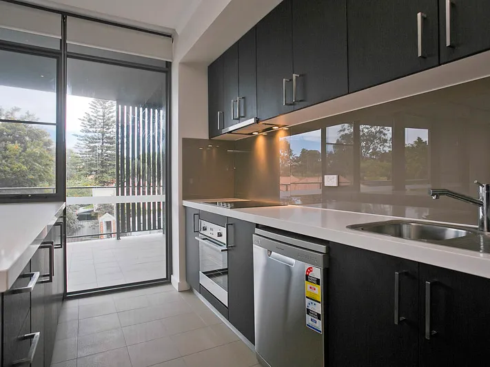 Luxury 1x1 Apartment on the Vic Park Strip!