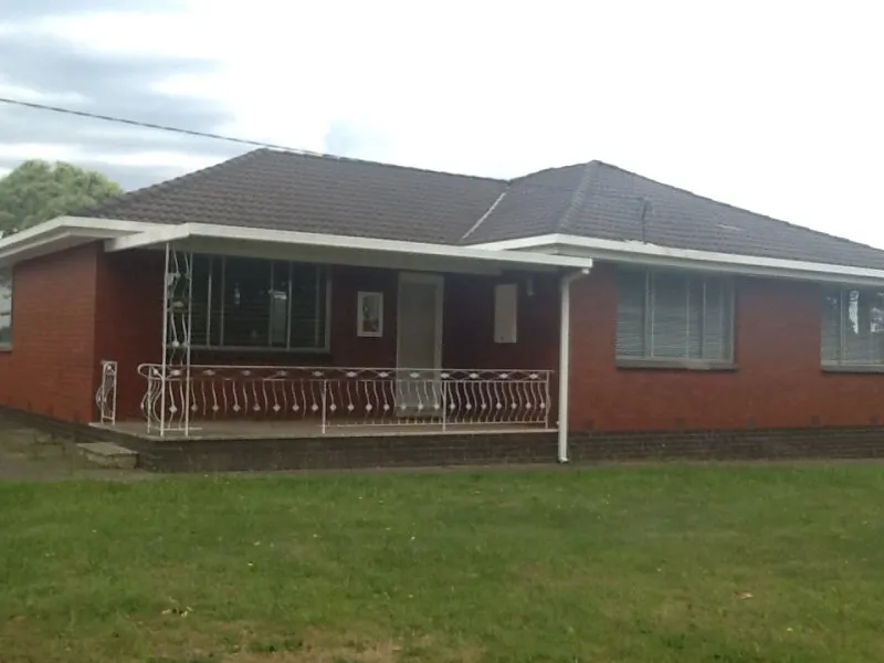 3 Bedroom Home *Neat & Tidy*