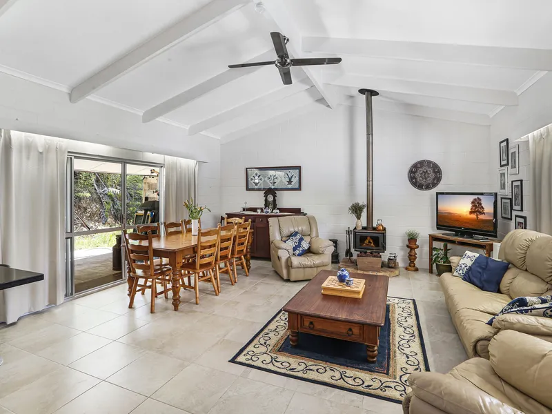 Leafy Yandina Hinterland Oasis!