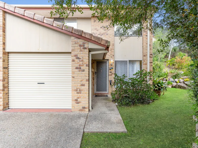 Situated in a tidy complex, enjoy the serenity of your own property in this ideal location of Edens Landing.
