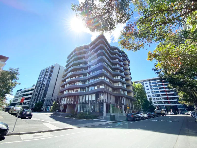 One Bedroom Luxury Apartment in Waterloo