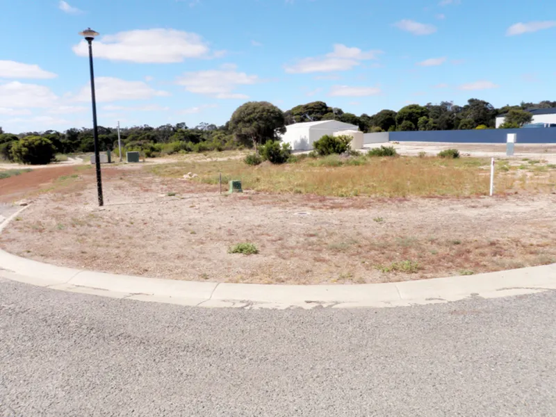 Corner allotment in Coffin Bay - Competitively priced to sell!