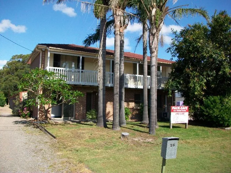 WELL PRESENTED 2 STOREY HOME!!!