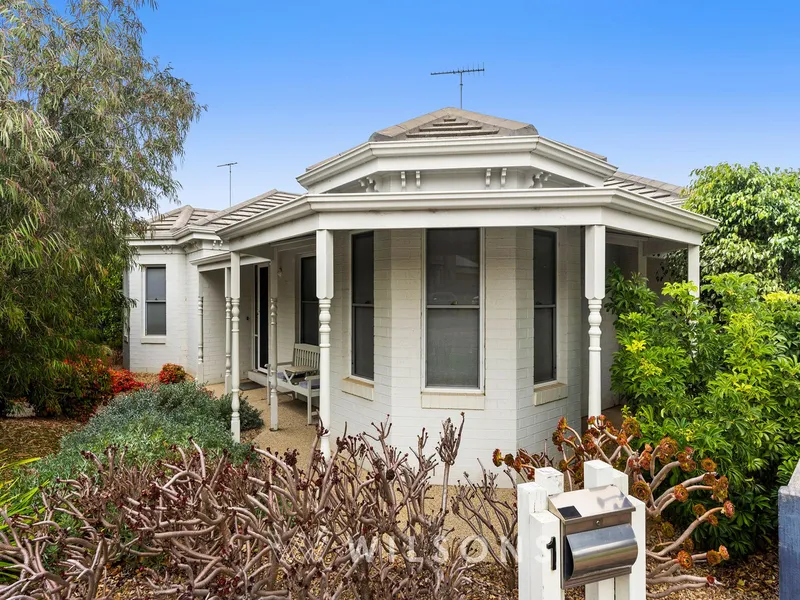 Fully Furnished Highton Home