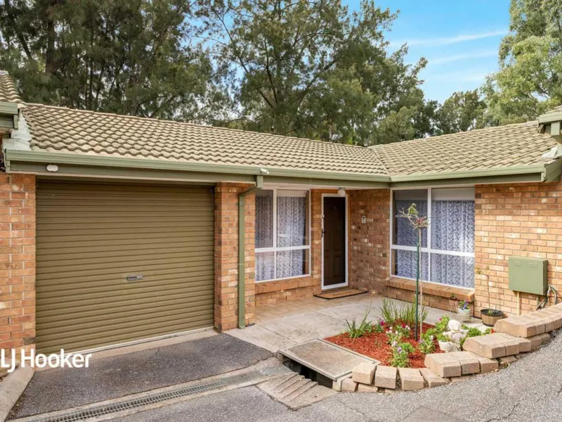 LOW-MAINTENANCE LIVING, THIS ONES A BEAUTY!!
