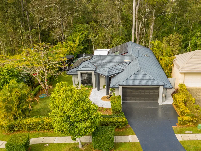 Spacious private lowset home