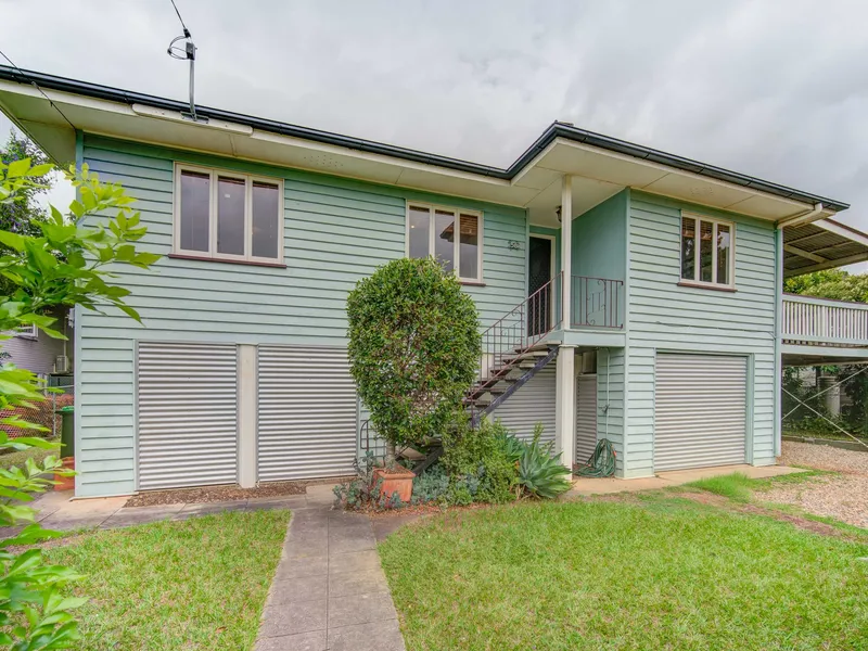 Relaxed Outdoor living with modern indoor features