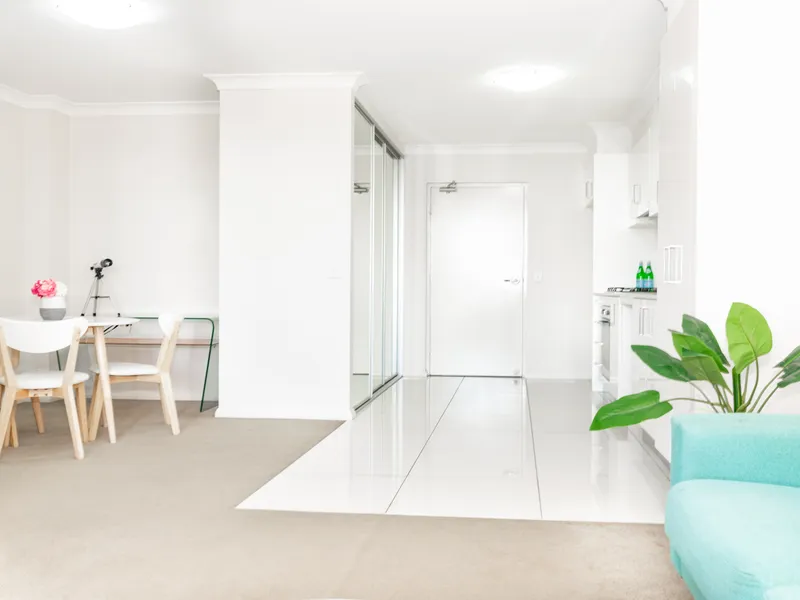 North facing entertainer 