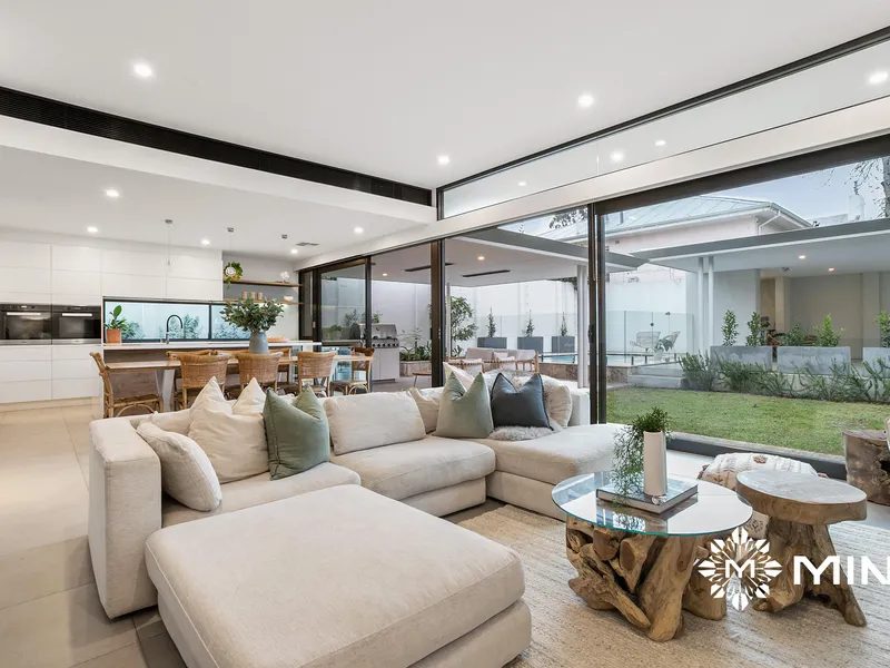 LUXURIOUS BEACH SIDE LIVING