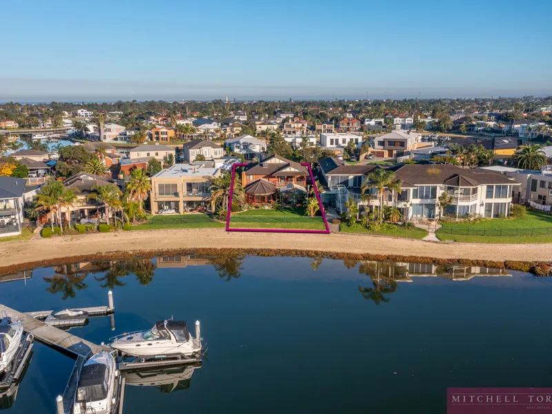 Grand Waterfront Home 