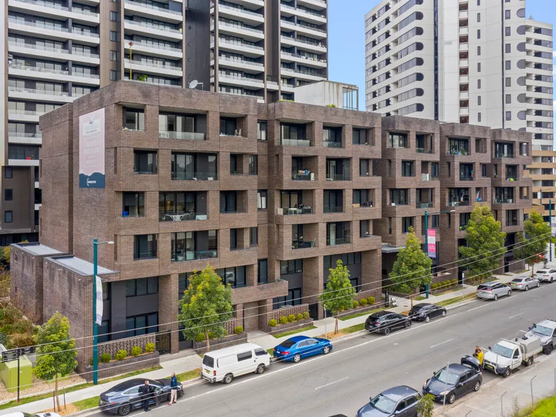 TWO BEDROOM GROUND FLOOR UNIT WITH MEDIA ROOM!