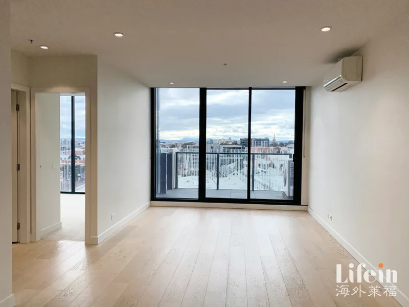Spacious 2 Bedroom 2 baths Apartment in West Melbourne