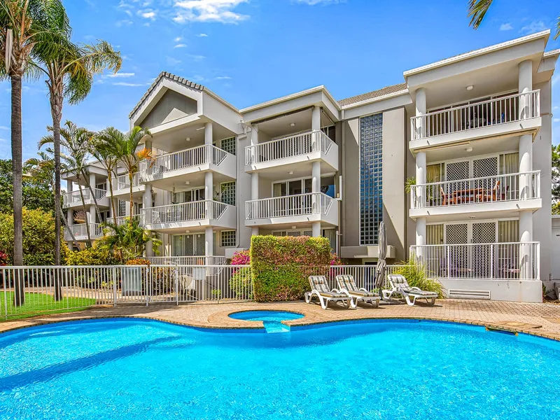 STYLISH APARTMENT AT THE HEART OF SURFERS PARADISE NOW AVAILABLE FOR RENT