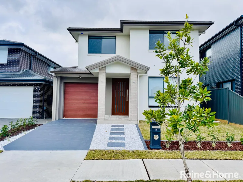 Stunning 2 Storey 5 Bedroom Family Home