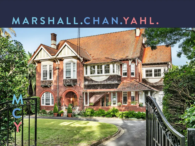 Grand apartment with original allure