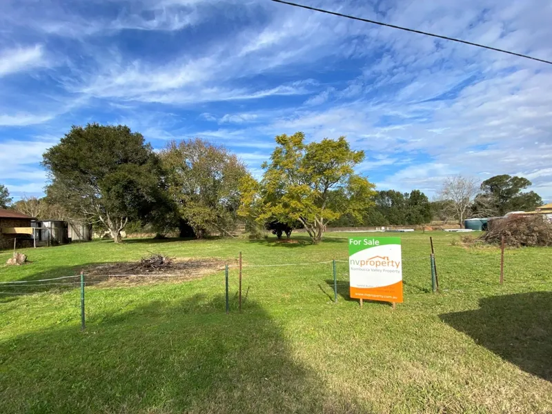 LARGE LEVEL VACANT BLOCK