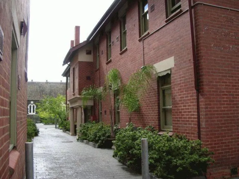 Cambridge Court - One Bedroom Apartment with one double bed