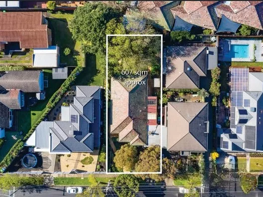 BRILLIANT OPPORTUNITY TO DEVELOP, RENOVATE OR INVEST