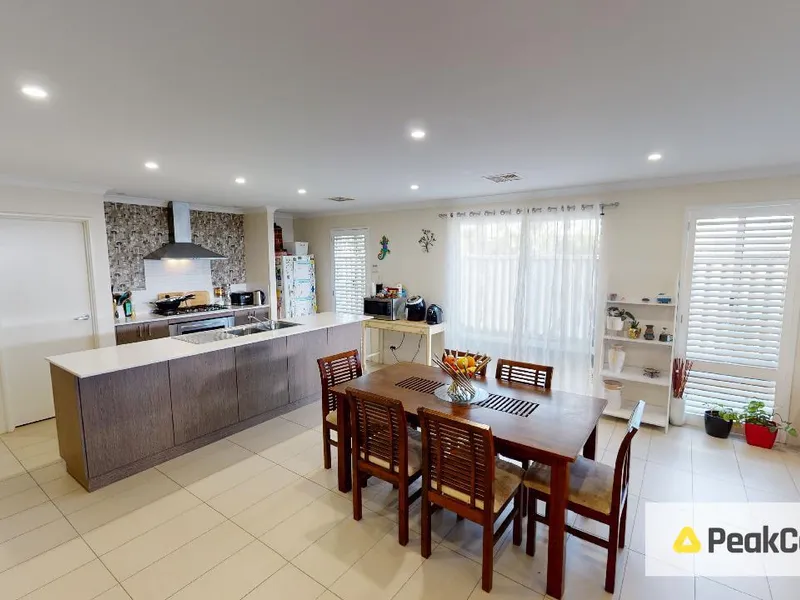 A CUT ABOVE THE REST - STUNNING EX DISPLAY HOME!