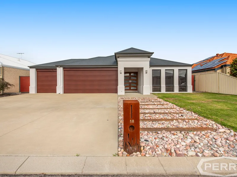 LARGE, LUXURY BEACHSIDE LIVING