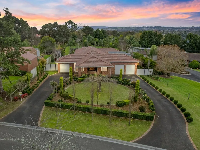 Tranquil Countryside Retreat in Narre Warren South