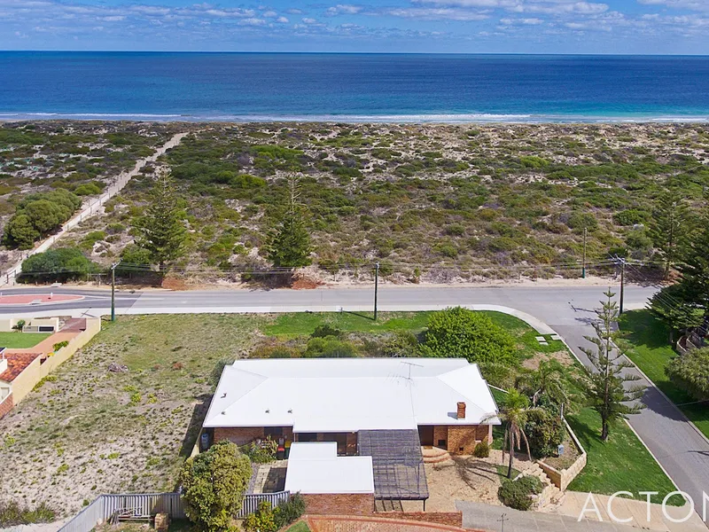 PANORAMIC OCEAN VIEWS ALL YEAR ROUND!