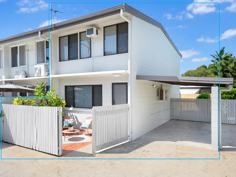 FULLY RENOVATED TOWNHOUSE WITH A COURTYARD IN SOUGHT AFTER SUBURB OF WEST END.