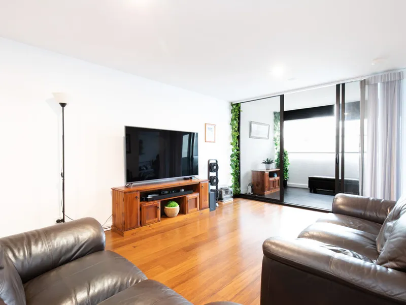 Live the Coastal Dream: Modern One-Bedroom Apartment in the Heart of Dee Why