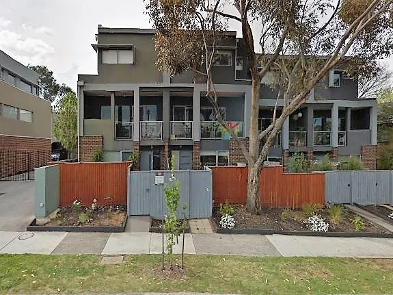 Quality three bedroom townhouse with amazing views