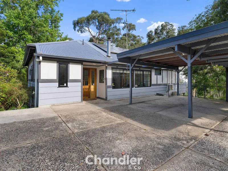 Blend of Period and Modern in Perfect Location