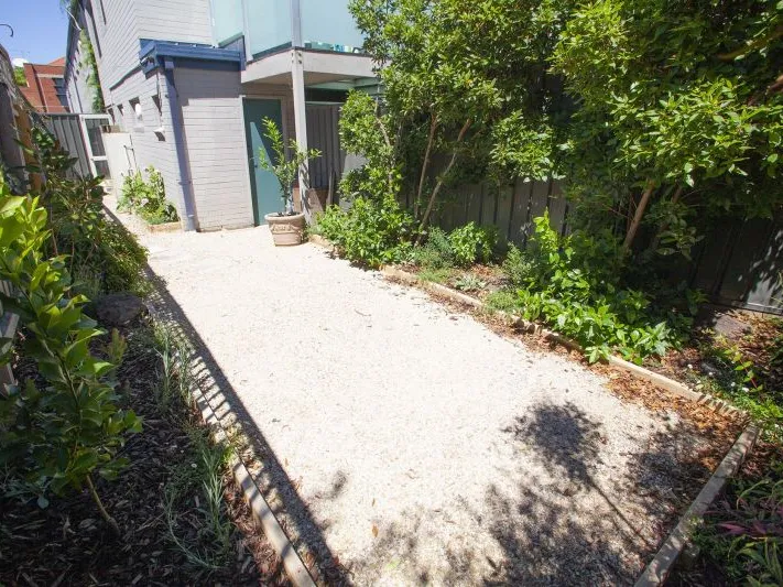 HUGE NORTH FACING COURTYARD BRILLIANT FOR OUTDOOR ENTERTAINING