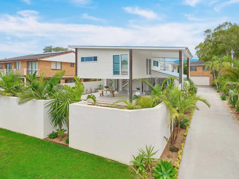 Picturesque Coastal Family Oasis In North Haven