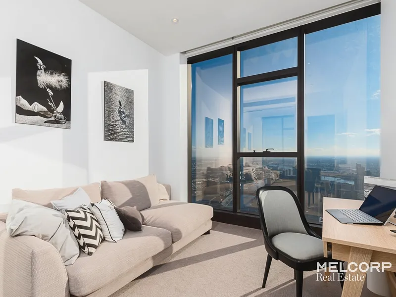 HIGH UP ON LEVEL 60 – MODERN LUXURY WITH STUNNING VIEWS