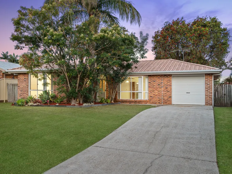 RENOVATION READY IN A QUIET CUL-DE-SAC