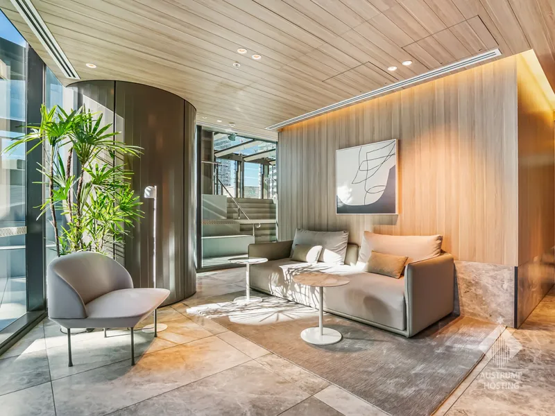 Fully Furnished One-Bathroom Apartment @Queens Place with City View